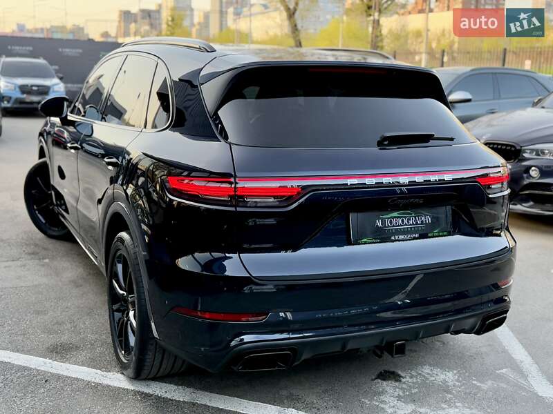 Внедорожник / Кроссовер Porsche Cayenne 2019 в Киеве