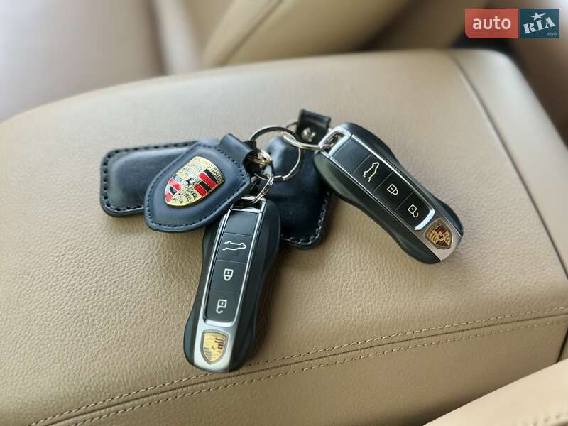 Внедорожник / Кроссовер Porsche Cayenne 2019 в Киеве