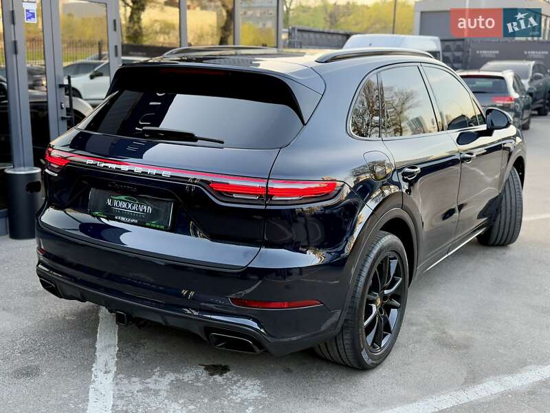 Внедорожник / Кроссовер Porsche Cayenne 2019 в Киеве