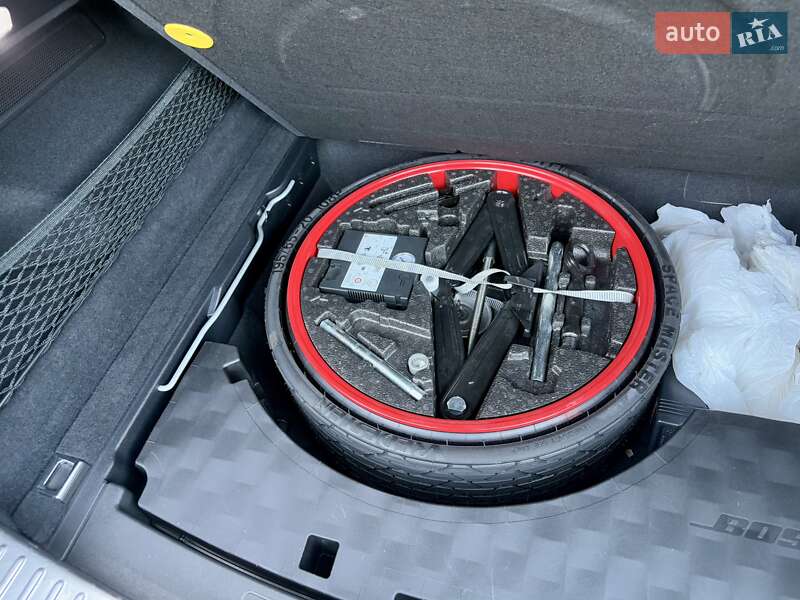 Внедорожник / Кроссовер Porsche Cayenne 2019 в Киеве