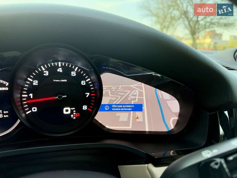 Внедорожник / Кроссовер Porsche Cayenne 2019 в Киеве