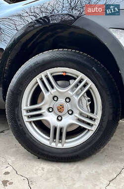 Внедорожник / Кроссовер Porsche Cayenne 2004 в 