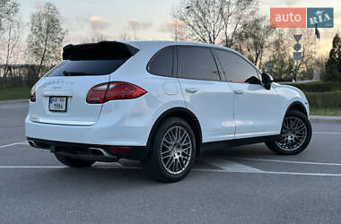 Внедорожник / Кроссовер Porsche Cayenne 2012 в 