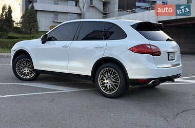 Внедорожник / Кроссовер Porsche Cayenne 2012 в 