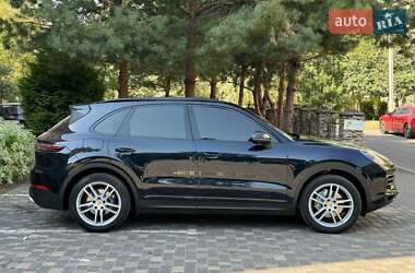 Внедорожник / Кроссовер Porsche Cayenne 2018 в 