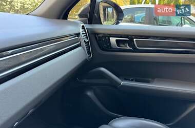 Внедорожник / Кроссовер Porsche Cayenne 2018 в 