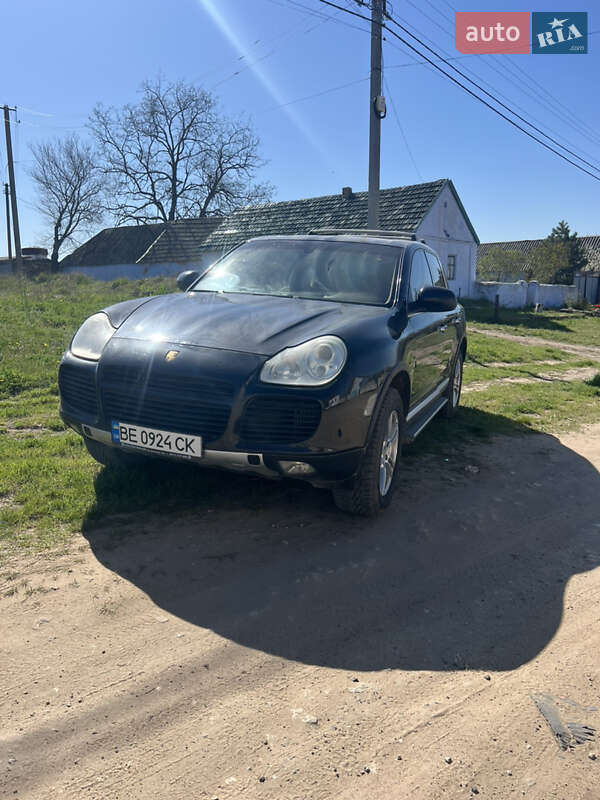 Позашляховик / Кросовер Porsche Cayenne 2004 в 
