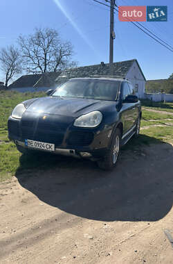 Позашляховик / Кросовер Porsche Cayenne 2004 в 