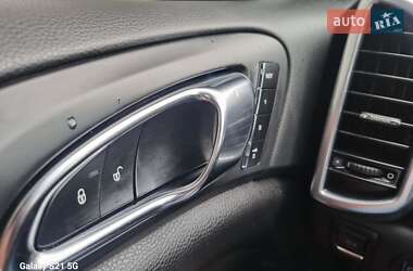Внедорожник / Кроссовер Porsche Cayenne 2013 в 