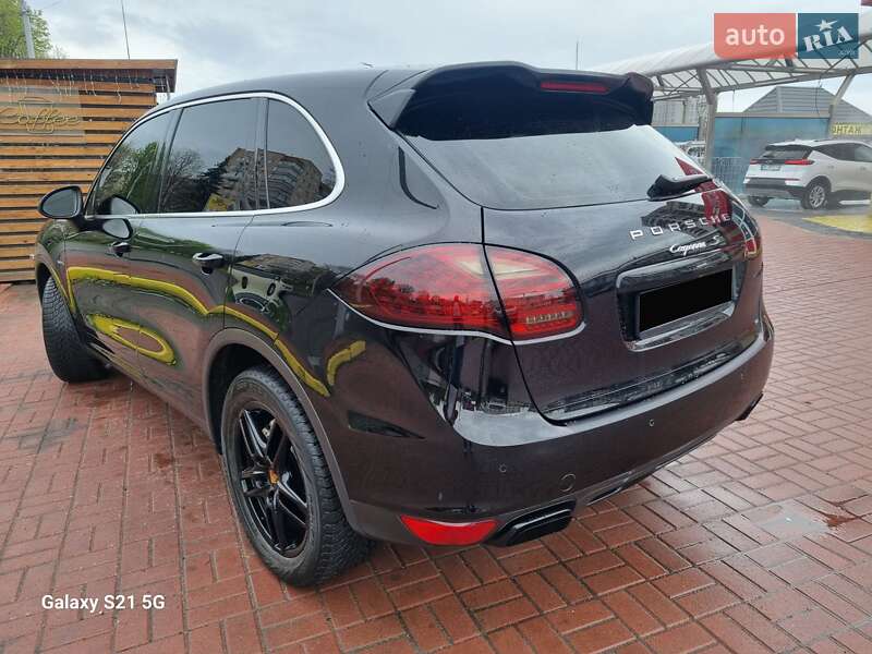 Внедорожник / Кроссовер Porsche Cayenne 2013 в Ровно