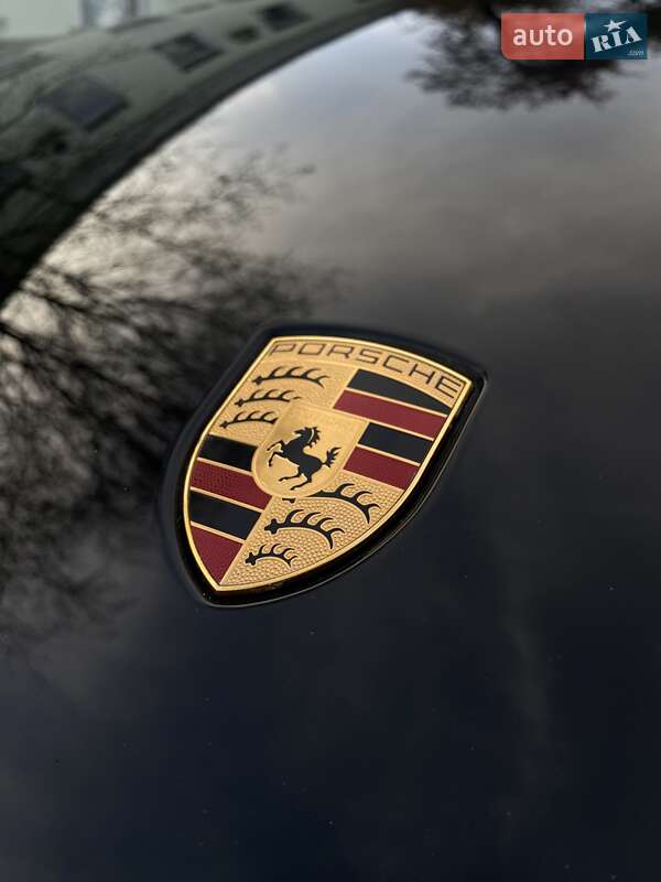 Внедорожник / Кроссовер Porsche Cayenne 2016 в Ужгороде