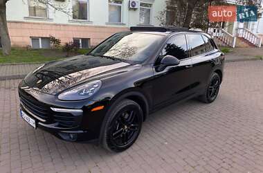 Внедорожник / Кроссовер Porsche Cayenne 2016 в 