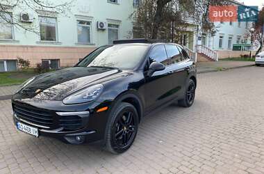 Внедорожник / Кроссовер Porsche Cayenne 2016 в 