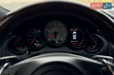 Позашляховик / Кросовер Porsche Cayenne 2012 в 