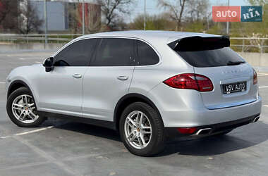 Позашляховик / Кросовер Porsche Cayenne 2012 в 