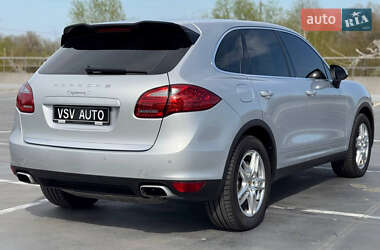 Позашляховик / Кросовер Porsche Cayenne 2012 в 