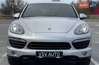 Позашляховик / Кросовер Porsche Cayenne 2012 в 