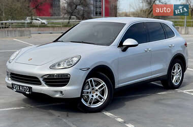 Позашляховик / Кросовер Porsche Cayenne 2012 в 