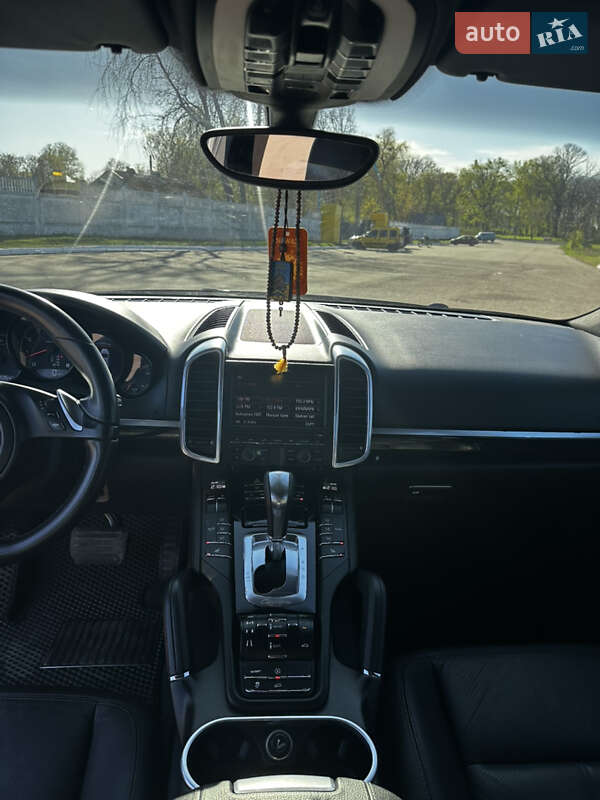 Позашляховик / Кросовер Porsche Cayenne 2010 в Прилуках