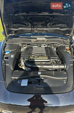 Внедорожник / Кроссовер Porsche Cayenne 2010 в 