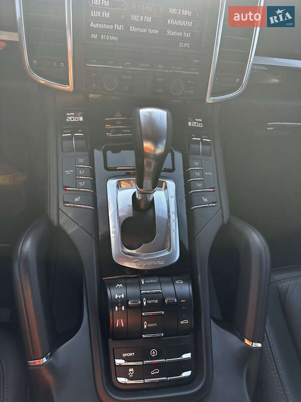 Позашляховик / Кросовер Porsche Cayenne 2010 в Прилуках