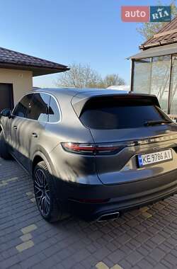 Внедорожник / Кроссовер Porsche Cayenne 2019 в 