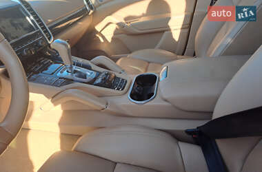 Позашляховик / Кросовер Porsche Cayenne 2011 в 