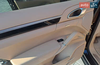 Позашляховик / Кросовер Porsche Cayenne 2011 в 