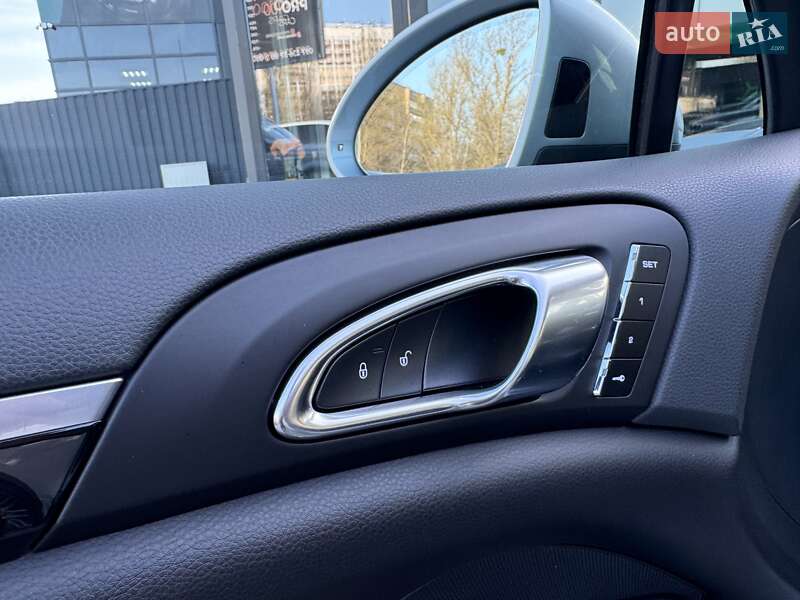 Внедорожник / Кроссовер Porsche Cayenne 2017 в Киеве