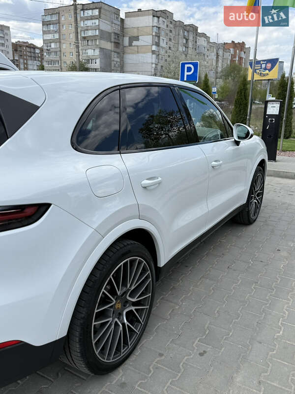 Внедорожник / Кроссовер Porsche Cayenne 2018 в Хмельницком