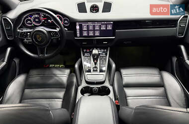 Внедорожник / Кроссовер Porsche Cayenne 2019 в 