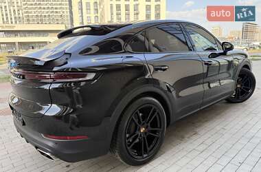 Позашляховик / Кросовер Porsche Cayenne 2024 в 