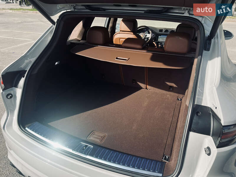 Позашляховик / Кросовер Porsche Cayenne 2022 в Києві