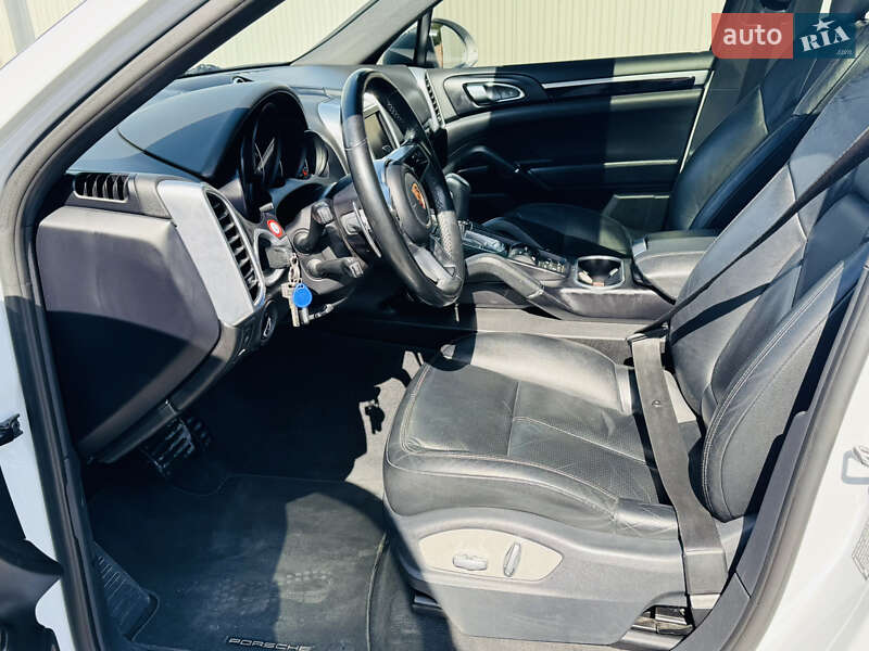 Внедорожник / Кроссовер Porsche Cayenne 2015 в Ивано-Франковске