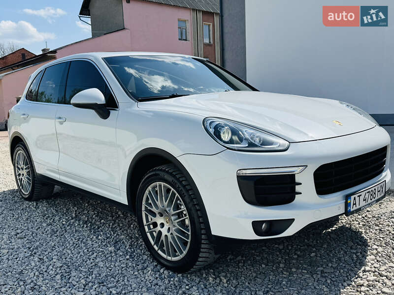 Внедорожник / Кроссовер Porsche Cayenne 2015 в Ивано-Франковске