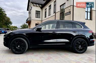 Внедорожник / Кроссовер Porsche Cayenne 2015 в 