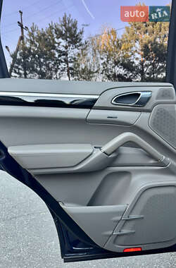 Внедорожник / Кроссовер Porsche Cayenne 2011 в 