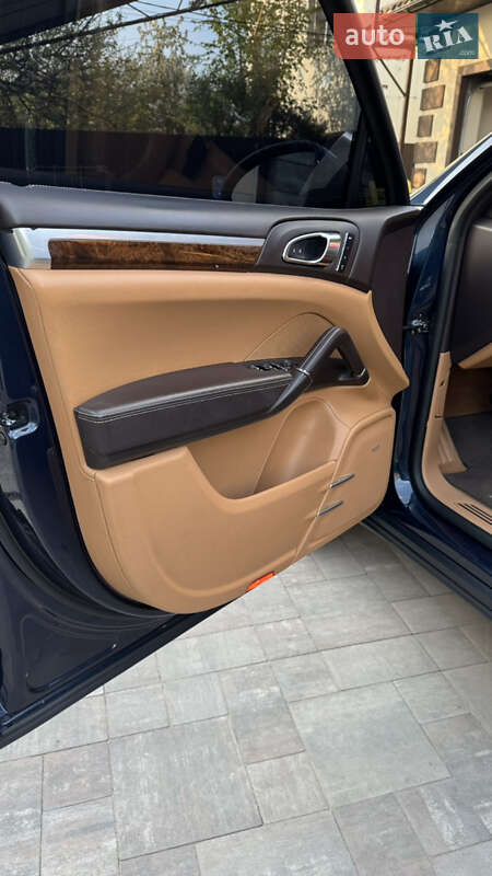 Внедорожник / Кроссовер Porsche Cayenne 2013 в Кропивницком