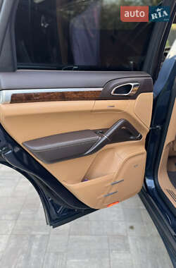 Внедорожник / Кроссовер Porsche Cayenne 2013 в 
