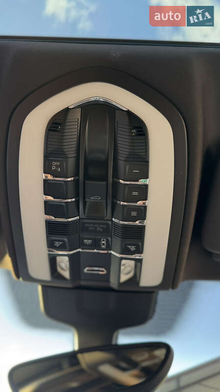 Внедорожник / Кроссовер Porsche Cayenne 2013 в Кропивницком