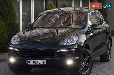 Позашляховик / Кросовер Porsche Cayenne 2012 в 