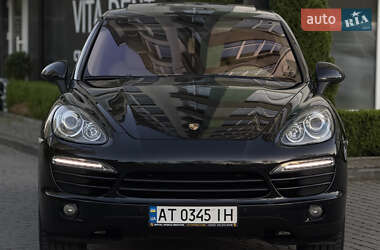 Позашляховик / Кросовер Porsche Cayenne 2012 в 