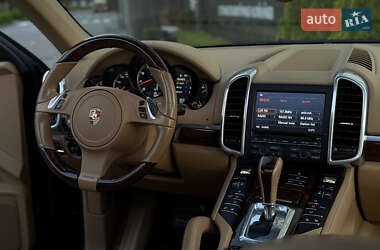 Позашляховик / Кросовер Porsche Cayenne 2012 в 