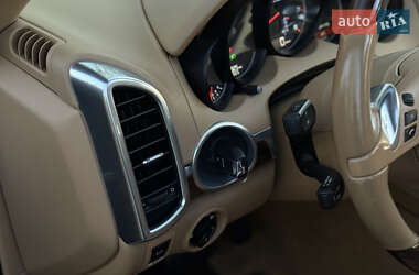Позашляховик / Кросовер Porsche Cayenne 2012 в 