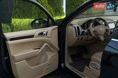 Позашляховик / Кросовер Porsche Cayenne 2012 в 
