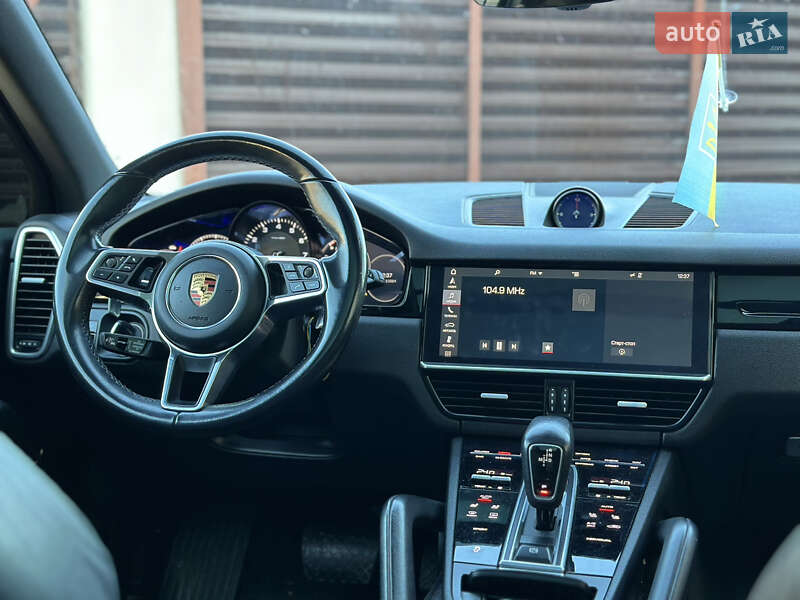 Внедорожник / Кроссовер Porsche Cayenne 2018 в Тернополе