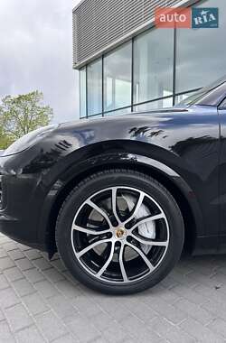 Позашляховик / Кросовер Porsche Cayenne 2018 в 