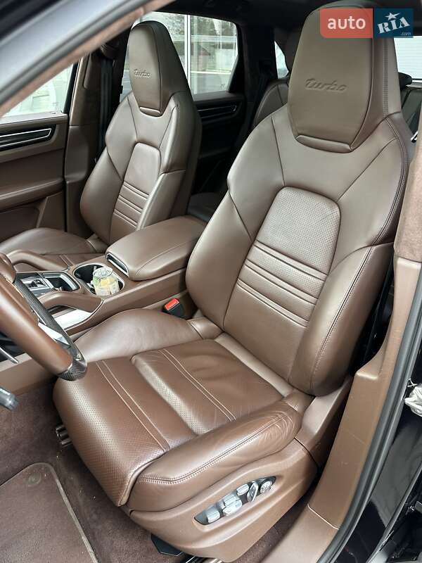 Внедорожник / Кроссовер Porsche Cayenne 2018 в Киеве