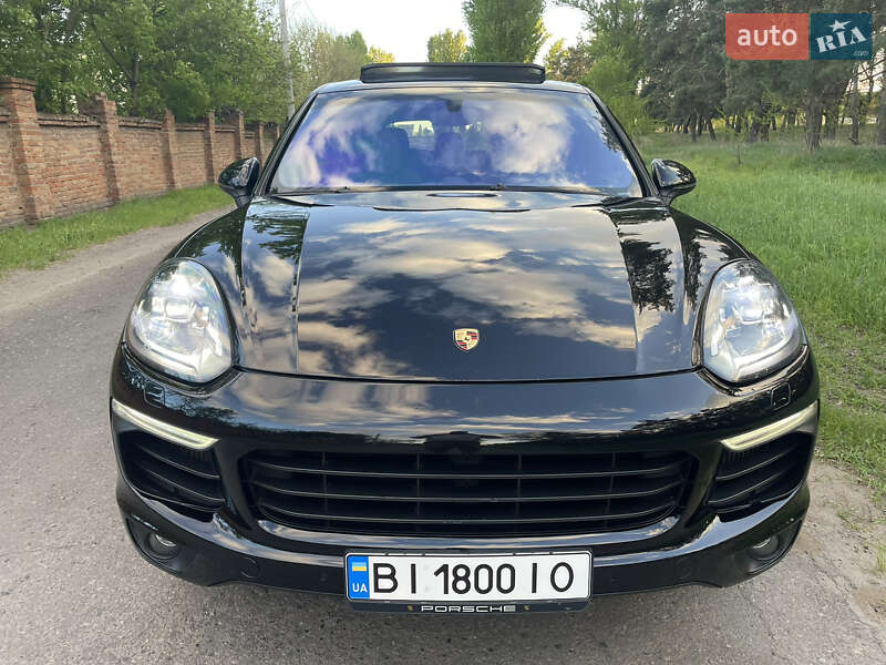 Внедорожник / Кроссовер Porsche Cayenne 2015 в Кременчуге