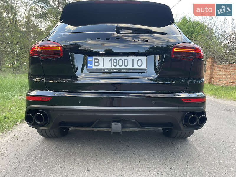 Внедорожник / Кроссовер Porsche Cayenne 2015 в Кременчуге